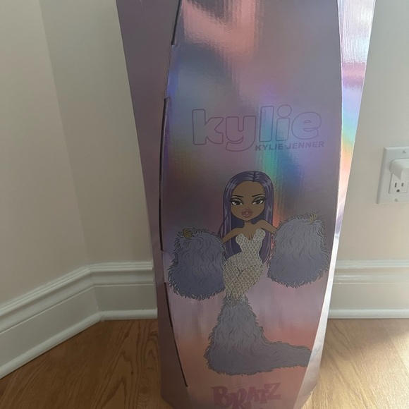 Nwt Bratz x Kylie Jenner 24-Inch Large-Scale Fashion Doll with Gown, 2 Feet Tall - Picture 12 of 12